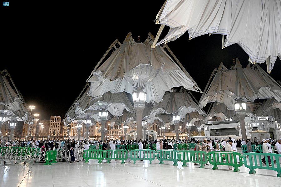 مظلات المسجد النبوي.. إبداع التصميم وحماية المصلين